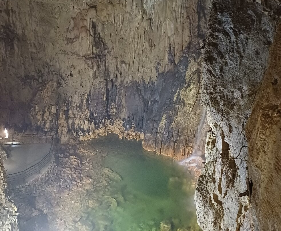 Grotte di Stiffe-San Demetrio ne' Vestini必去景点