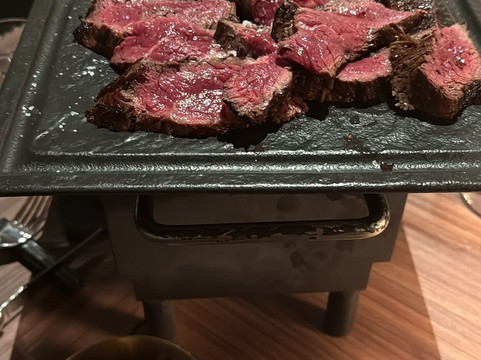 Luhma - Beef & Sushi Bar主图