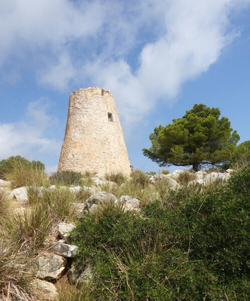 Torre Nova des Cap Vermell-卡普德佩拉必去景点