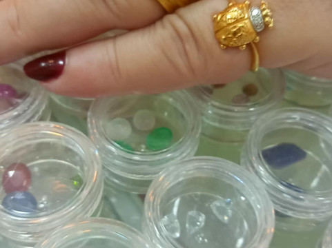 Crisane Gems & Jewellers-坎索里姆必去景点