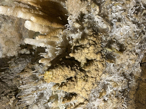 Grottes de Médous-Aste必去景点