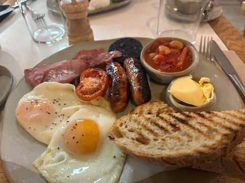 Apricot Brunch + Bar