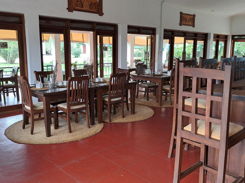 Moyoni机场旅馆主图