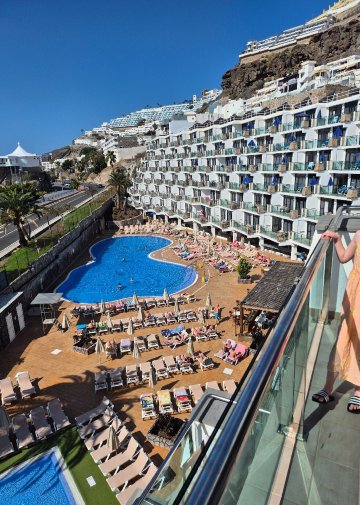 瑞佛利集团酒店-官方