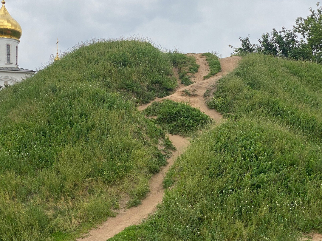 Earth Mound-Dmitrov必去景点