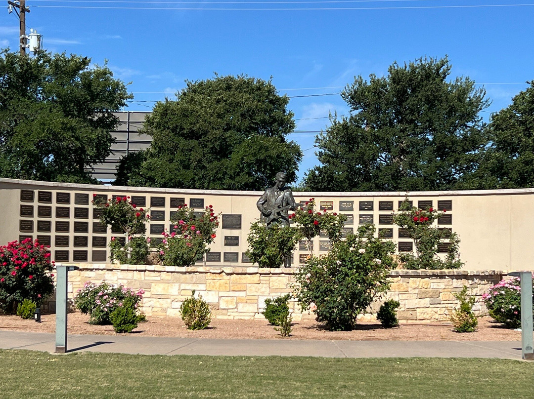 Buddy Holly Statue and West Texas Walk of Fame-拉伯克县必去景点
