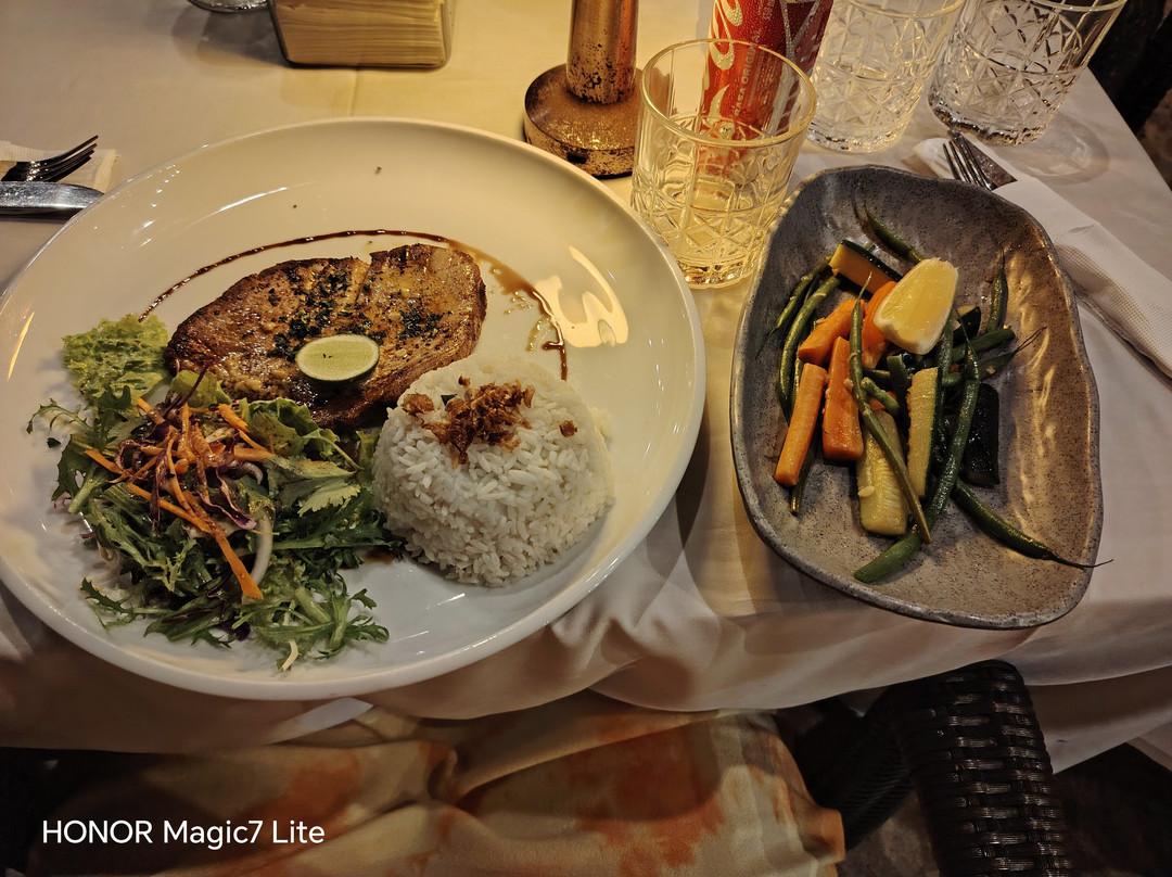 Tapha Food And Bar
