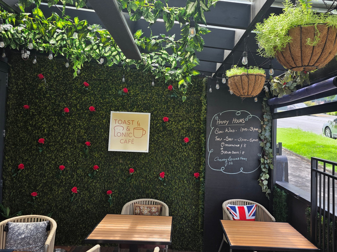 Toast & Tonic Cafe And Bar