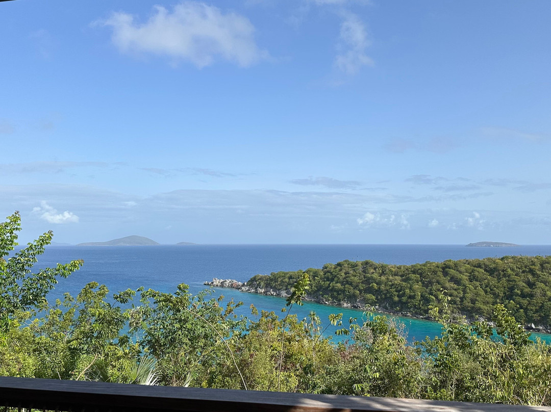 洛万戈度假村 + 海滩俱乐部（私人岛屿度假村）主图