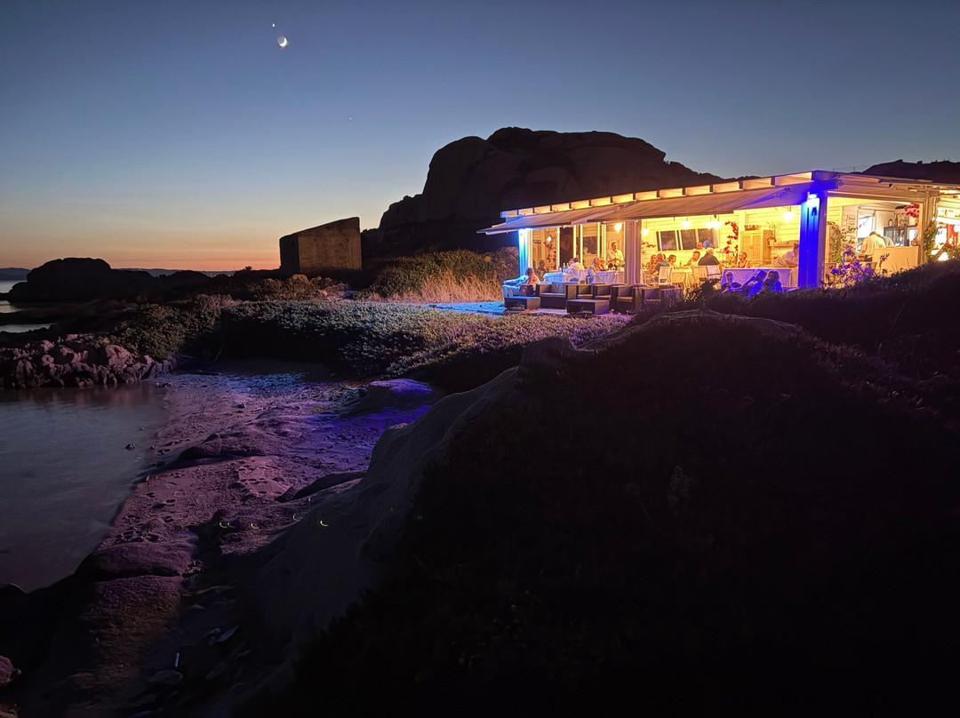 Budelli餐馆和美食-Blue Bay Beach Bar & Restaurant