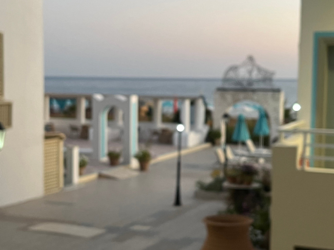 Golden Beach Hotel主图