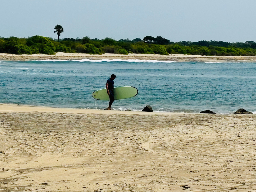 Dylan's Surf Company-阿鲁甘湾必去景点