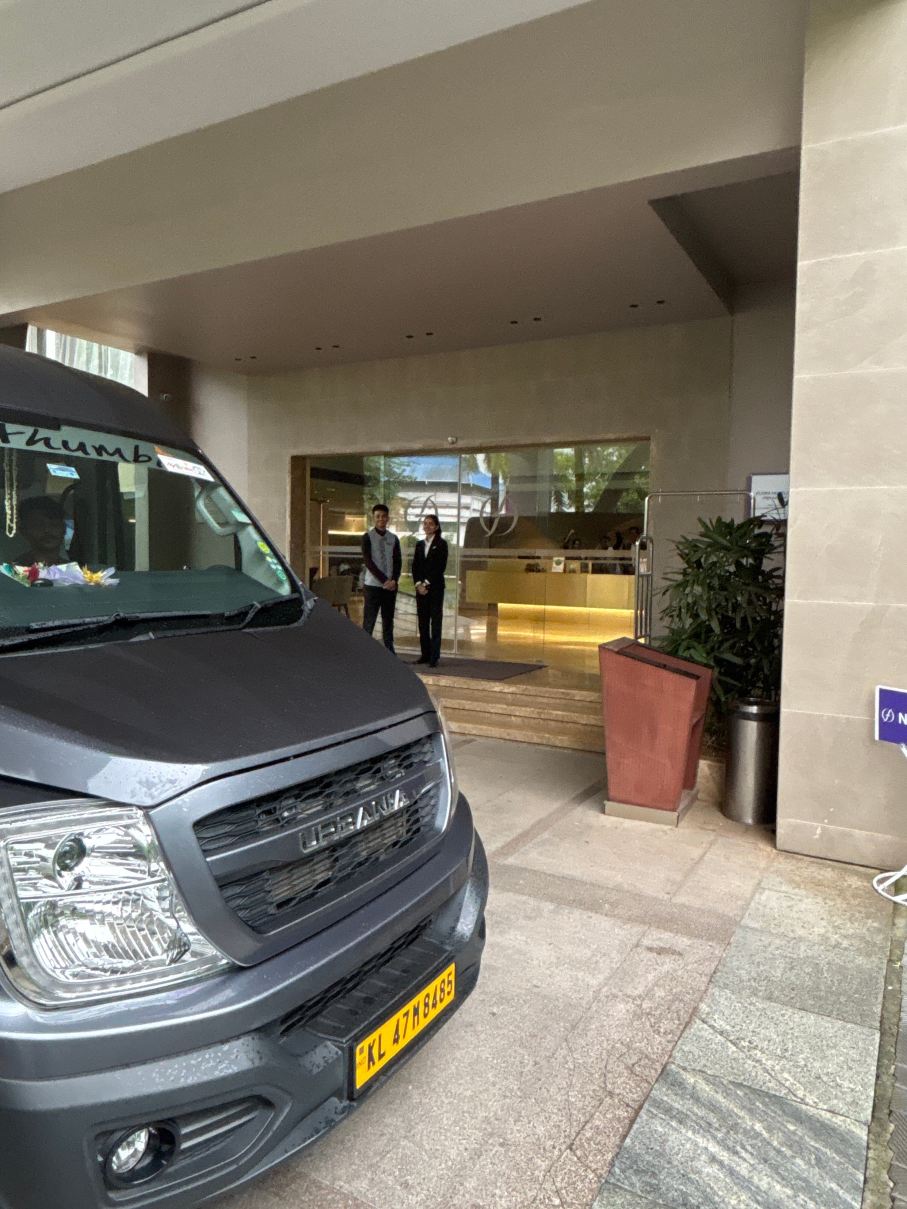 柯枝芙罗拉机场酒店及会议中心-旅行者