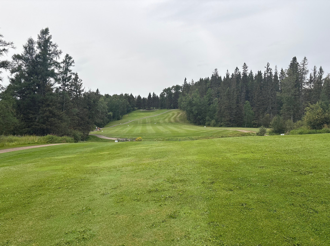 Clear Lake Golf Course-Wasagaming必去景点