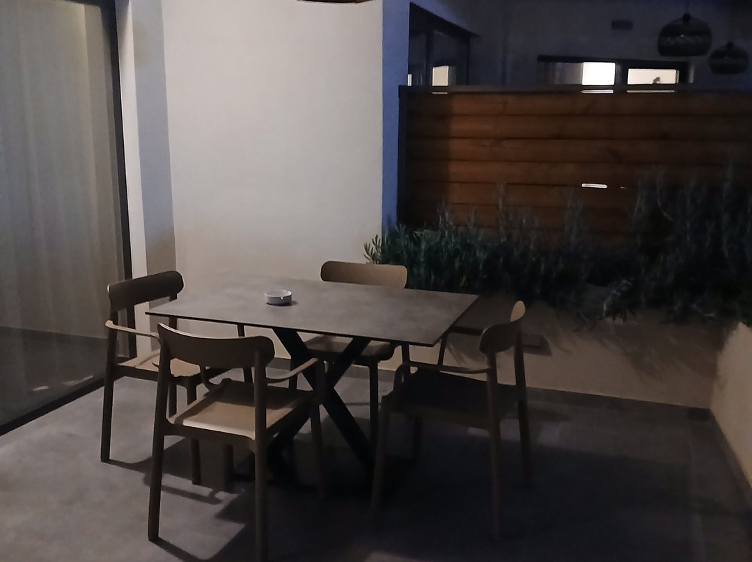 桑特花酒店主图
