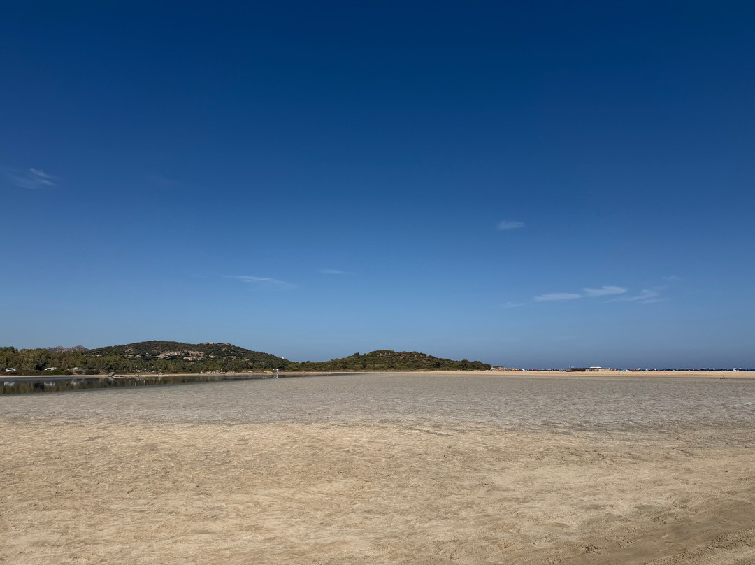 Spiaggia Su Giudeu-Domus de Maria必去景点