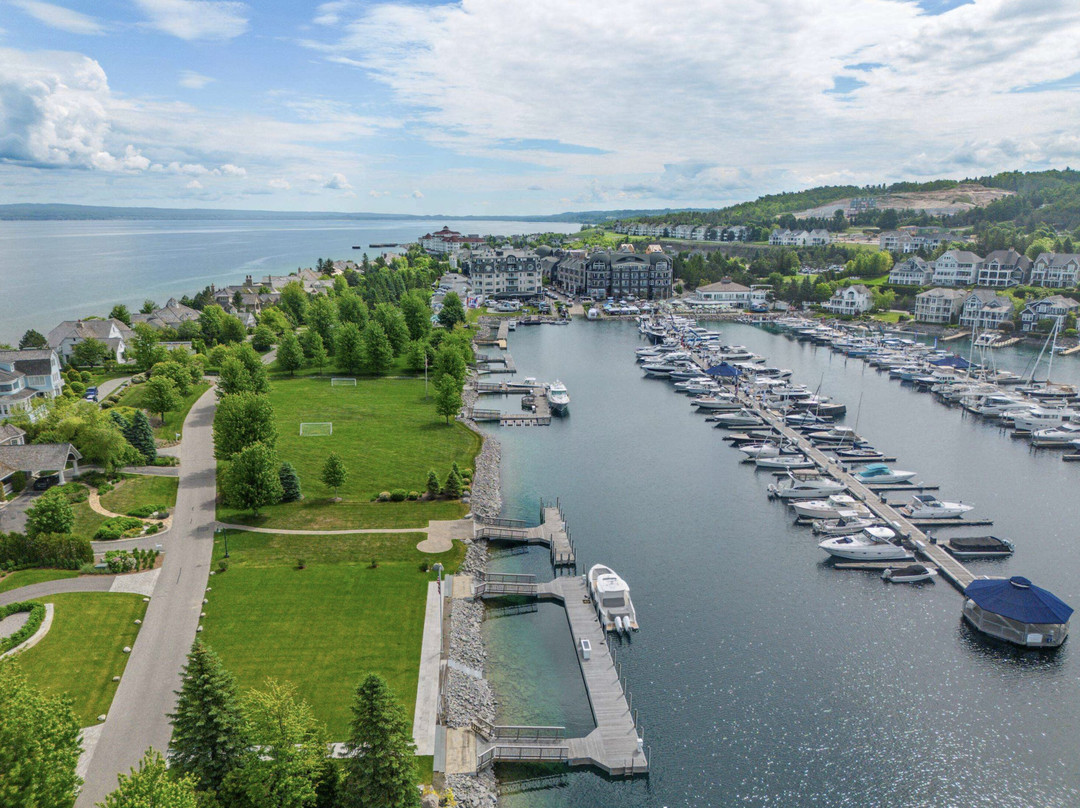 Bay Harbor Lake Marina-皮托斯基必去景点