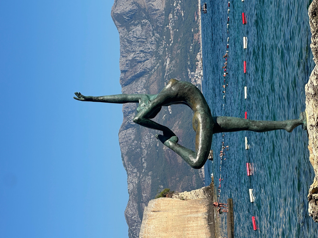 Budva Dancing girl-布德瓦必去景点
