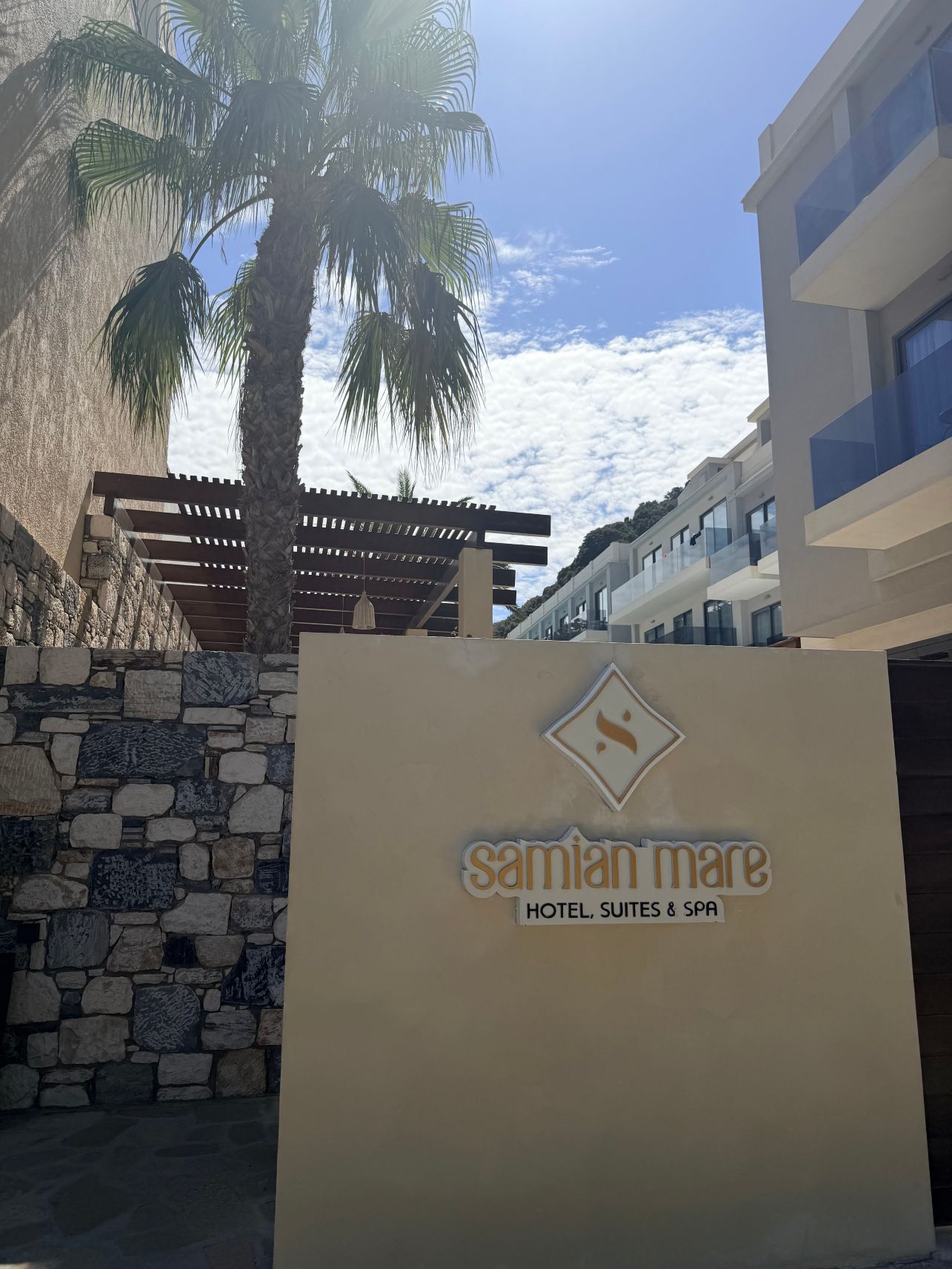 Samian Mare 酒店套房及水疗中心-旅行者