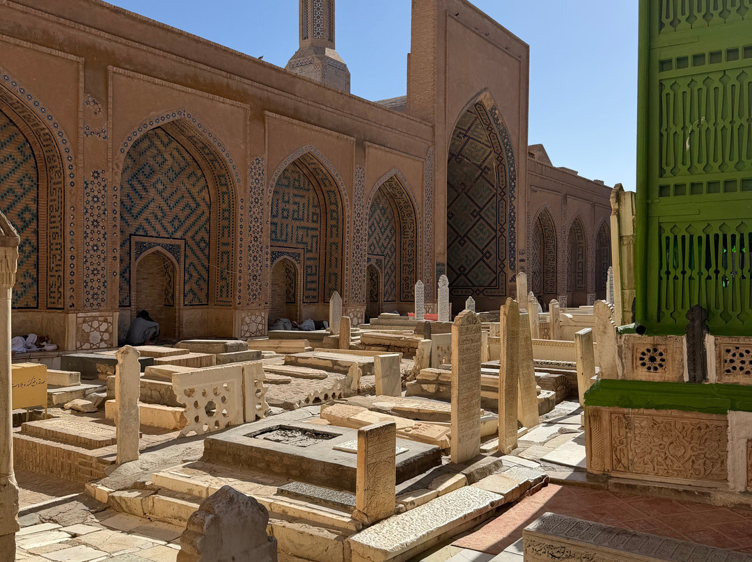 Let's Be Friends-Mazar-i-Sharif必去景点