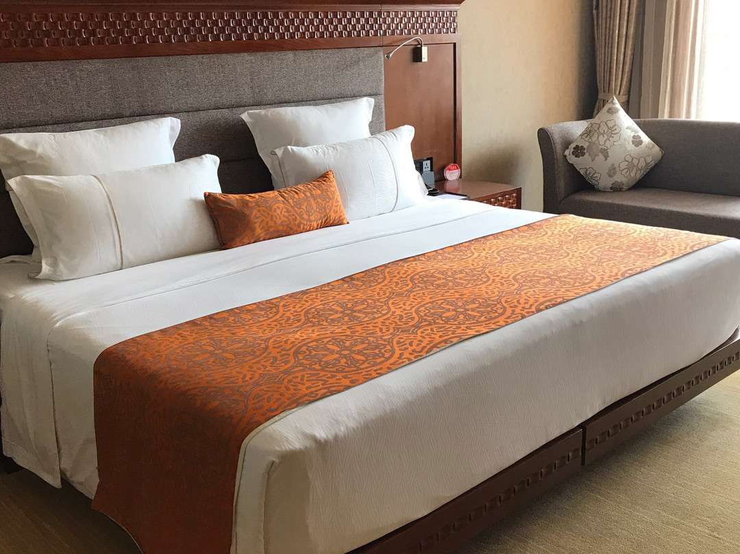 西双版纳嘉盛华美达广场酒店主图