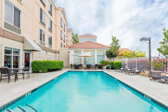 福尔松希尔顿花园旅馆-官方