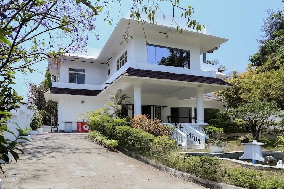 Chandana Tourist Home