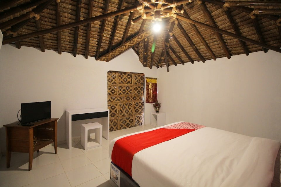 Sukadana Ilir酒店住宿-OYO 1115 Villa And Resto Kubu Selem Etnik Bali