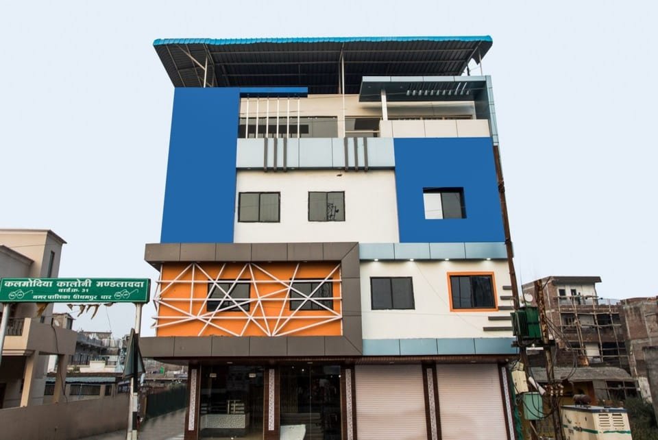 OYO 8857 Hotel Raj Palace-官方