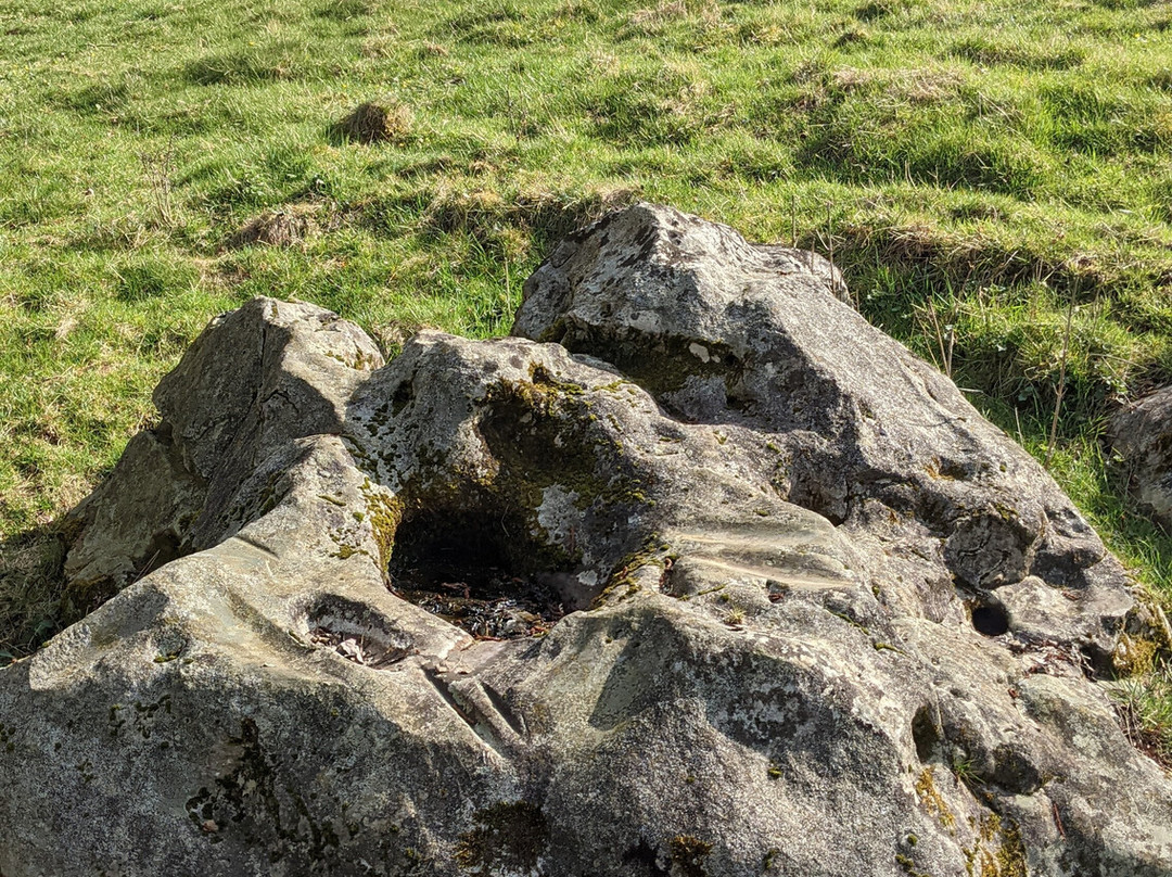 Polissoirs Neolithiques du Bruzel et Pierre aux Fees