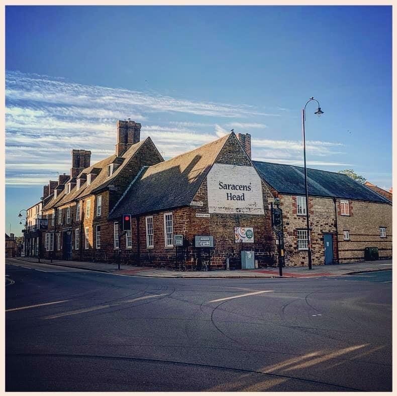 Saracens Head Hotel-官方
