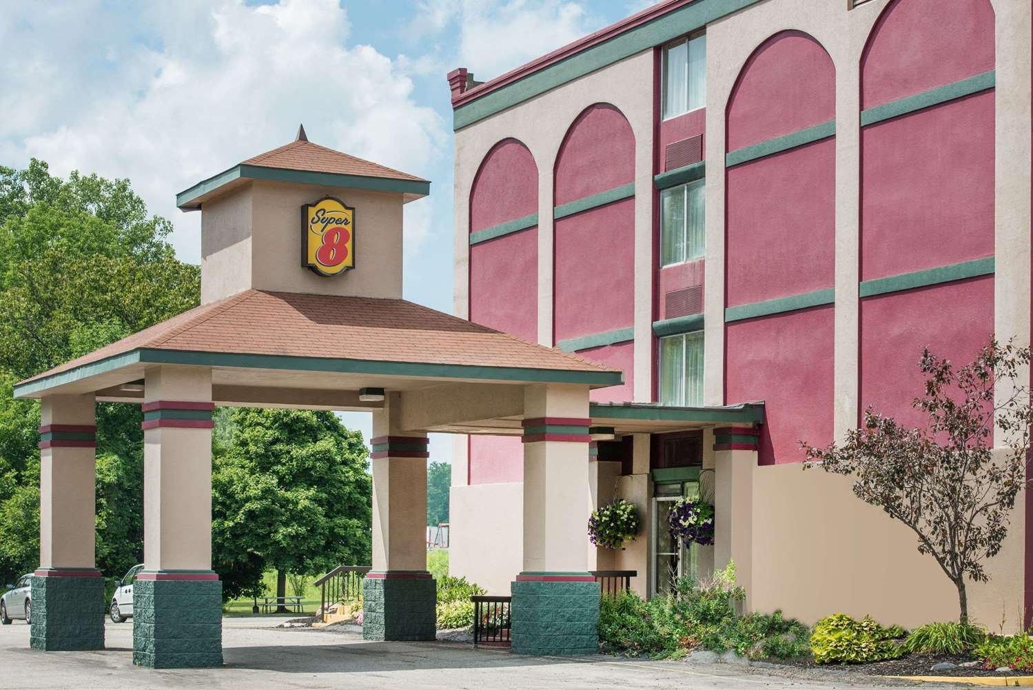 Super 8 by Wyndham Erie / I 90-官方