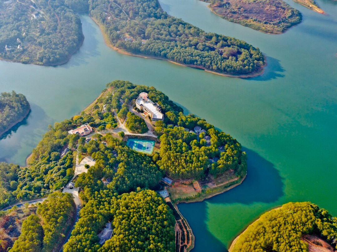 大勒伊顿斯湖渡假村主图