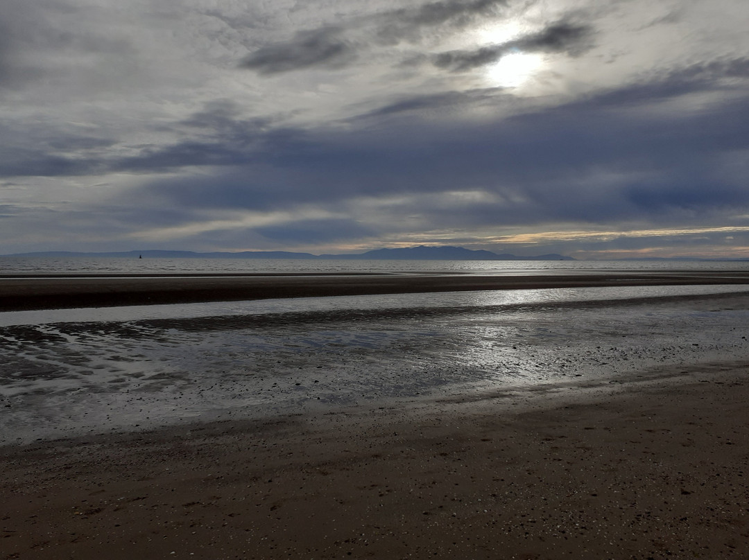 Barassie Beach景点图片