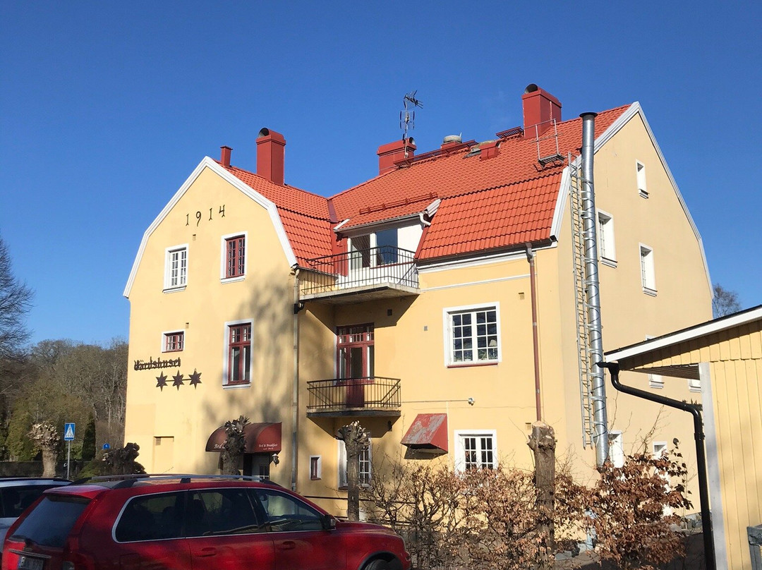 Three Stars Bed & Breakfast