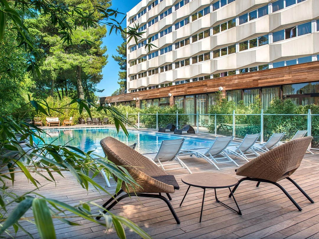 Caveirac酒店住宿-Hôtel C Suites