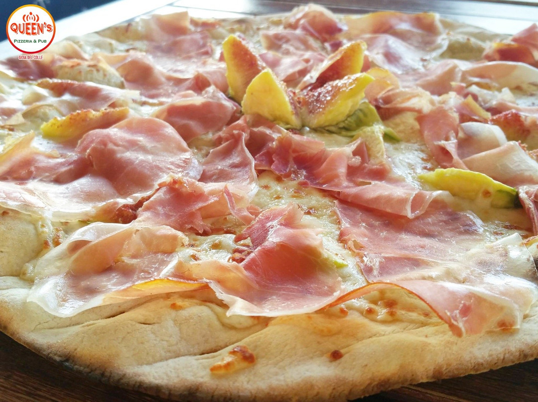 Queen's Pub Pizzeria