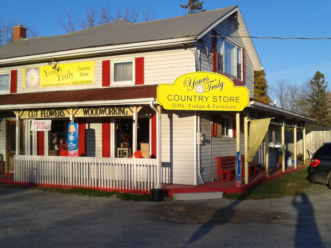 Cookstown旅游景点-Yours Truly Country Store