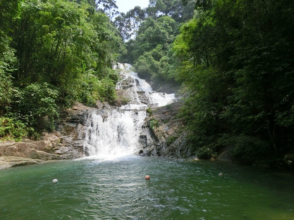 Lampi Waterfall景点图片