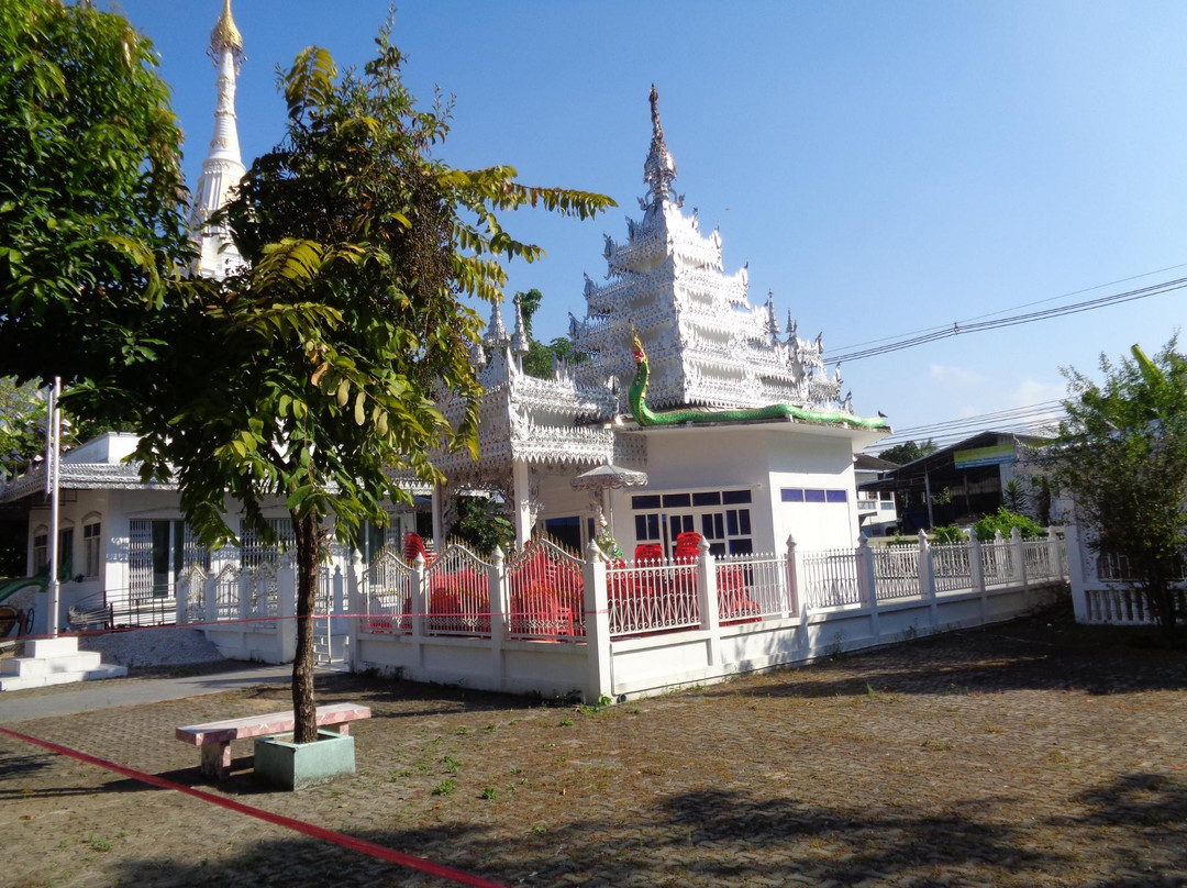 Wat Sunthreekawas景点图片