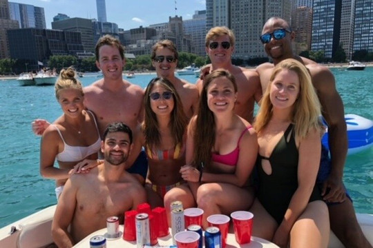 Tailgate The Lake Boat Charters-芝加哥必去景点