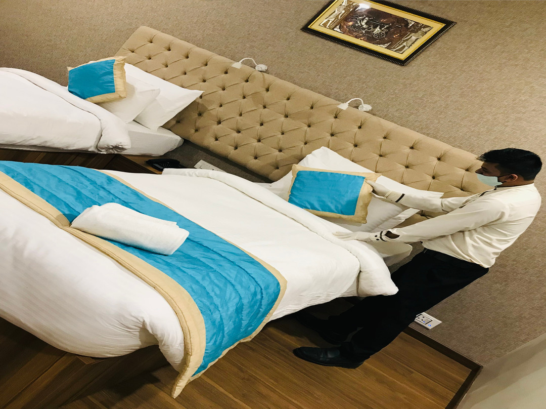 The Grand Hotel主图