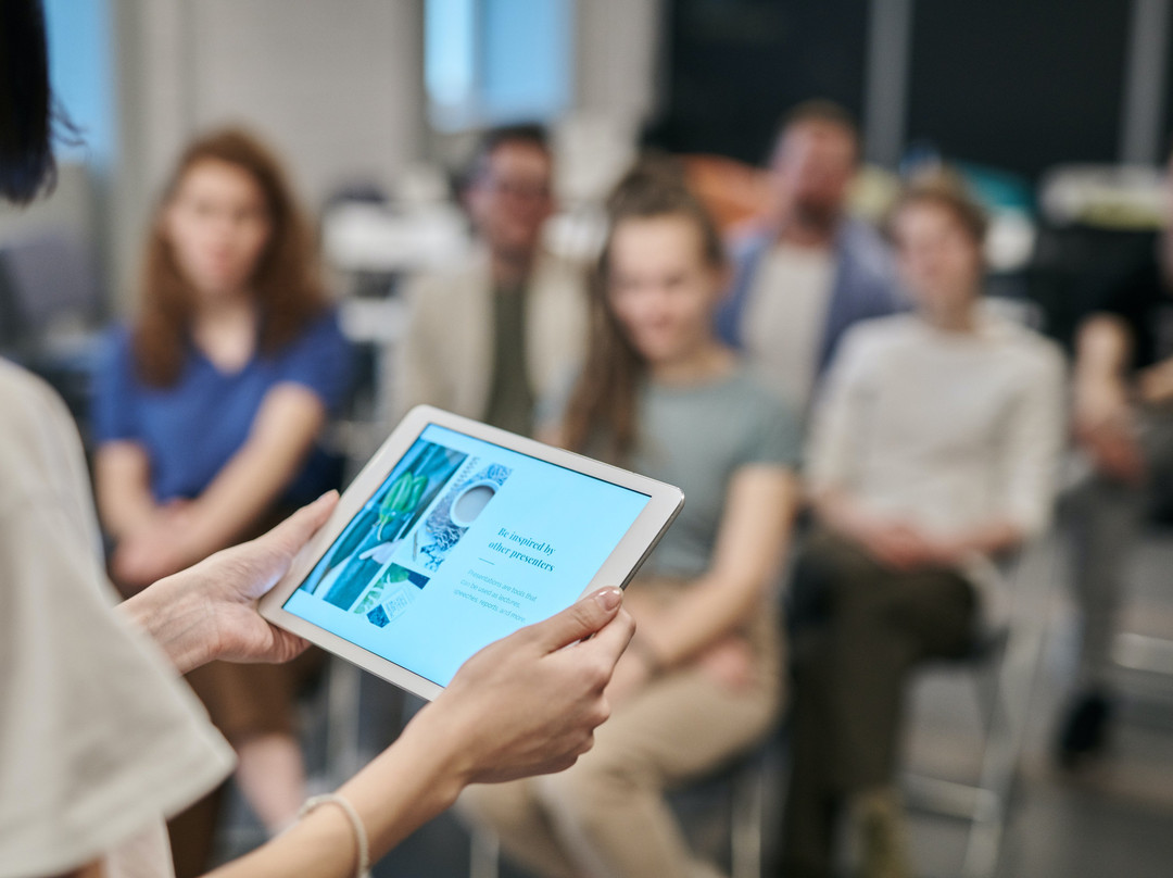 西柯维纳假日酒店主图