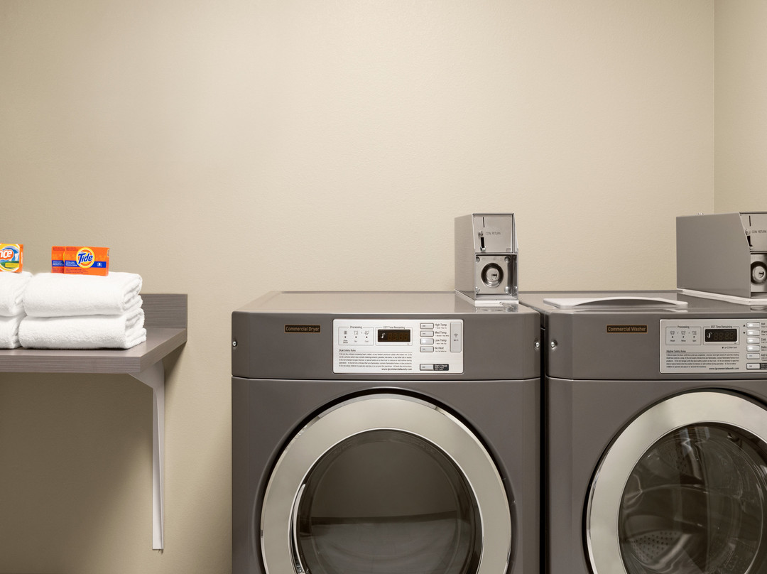 Randolph酒店住宿-Holiday Inn Express & Suites Beaver Dam By IHG