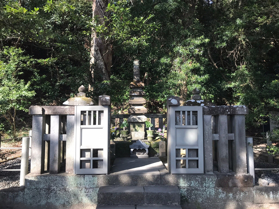 Grave of Minamoto Yoritomo-镰仓市必去景点