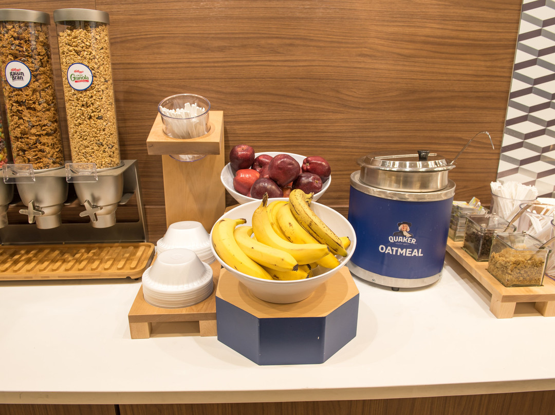 Holiday Inn Express & Suites Warsaw By IHG主图