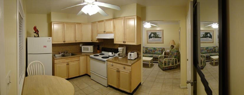 Tropical Breeze Beach Club主图