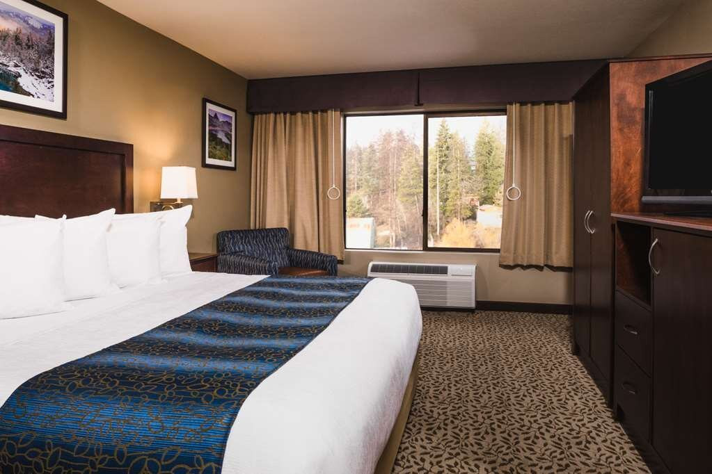 Whitefish Riverfront Hotel主图