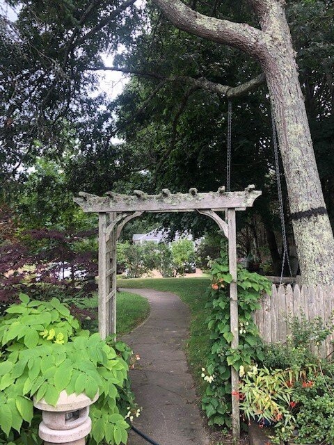 Charles & Charles主图