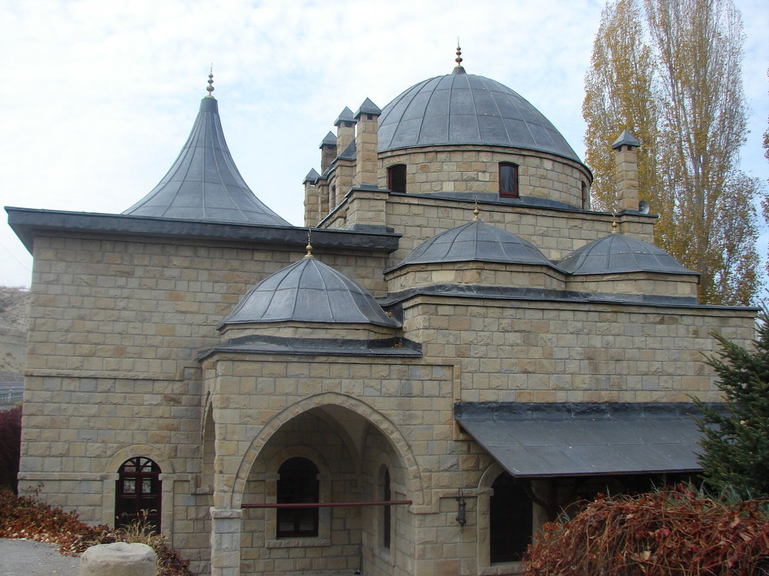 Medi Şeyh Camii ve Türbesi-Darende必去景点